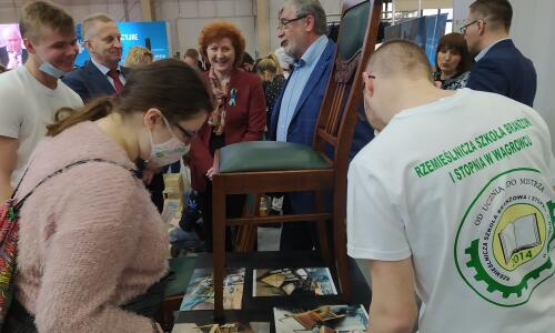 Targi edukacyjne 11-13 marca 2022 r., a na stoisku CWRKDIZ pokazy zawodów, doradztwo zawodowe, gry zawodoznawcze,  (23)