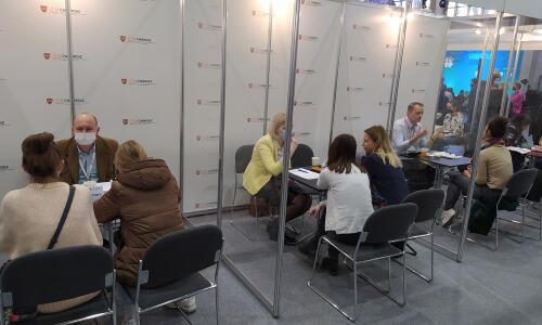 Targi edukacyjne 11-13 marca 2022 r., a na stoisku CWRKDIZ pokazy zawodów, doradztwo zawodowe, gry zawodoznawcze,  (26)