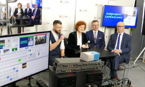 Targi edukacyjne 11-13 marca 2022 r., a na stoisku CWRKDIZ pokazy zawodów, doradztwo zawodowe, gry zawodoznawcze,  (4)
