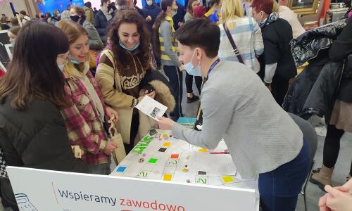 Targi edukacyjne 11-13 marca 2022 r., a na stoisku CWRKDIZ pokazy zawodów, doradztwo zawodowe, gry zawodoznawcze,  (6)