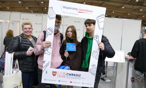 Targi edukacyjne 11-13 marca 2022 r., a na stoisku CWRKDIZ pokazy zawodów, doradztwo zawodowe, gry zawodoznawcze,  (13)