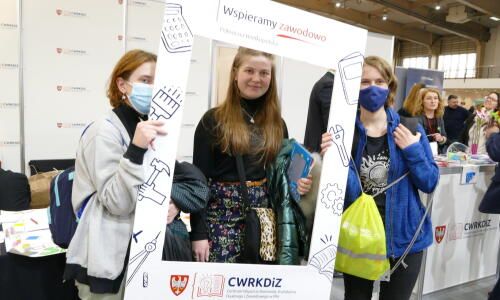 Targi edukacyjne 11-13 marca 2022 r., a na stoisku CWRKDIZ pokazy zawodów, doradztwo zawodowe, gry zawodoznawcze,  (18)