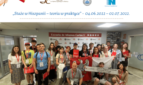 wyjazd mlodziezy z trzech szkol na praktyki zawodowe do Hiszpani; na zdjeciu mlodziez, opiekunowie, logotypy uczestnikow  (3)